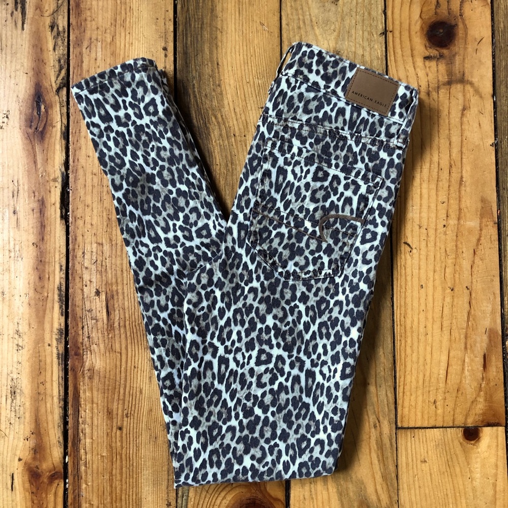 American Eagle 2 / 26 Leopard High Rise Skinny